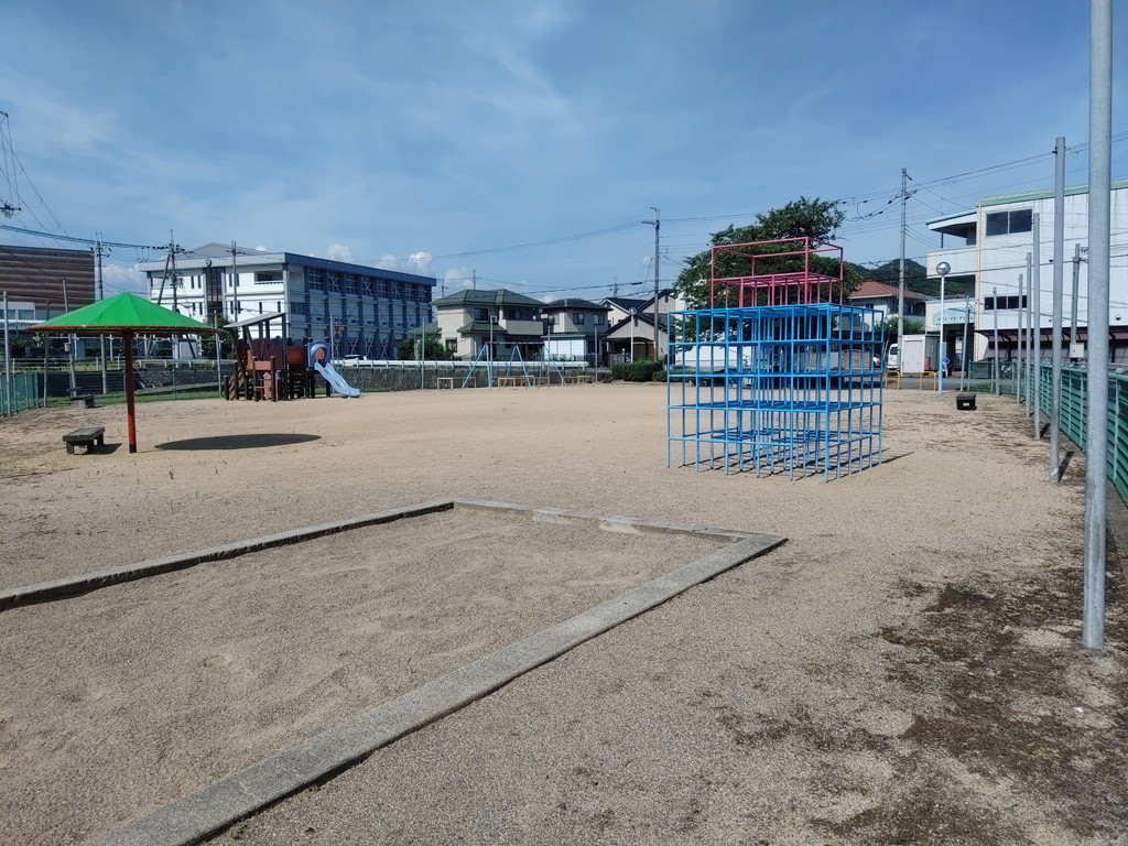 駅前児童公園全景