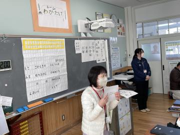 点字の説明を受けているところ